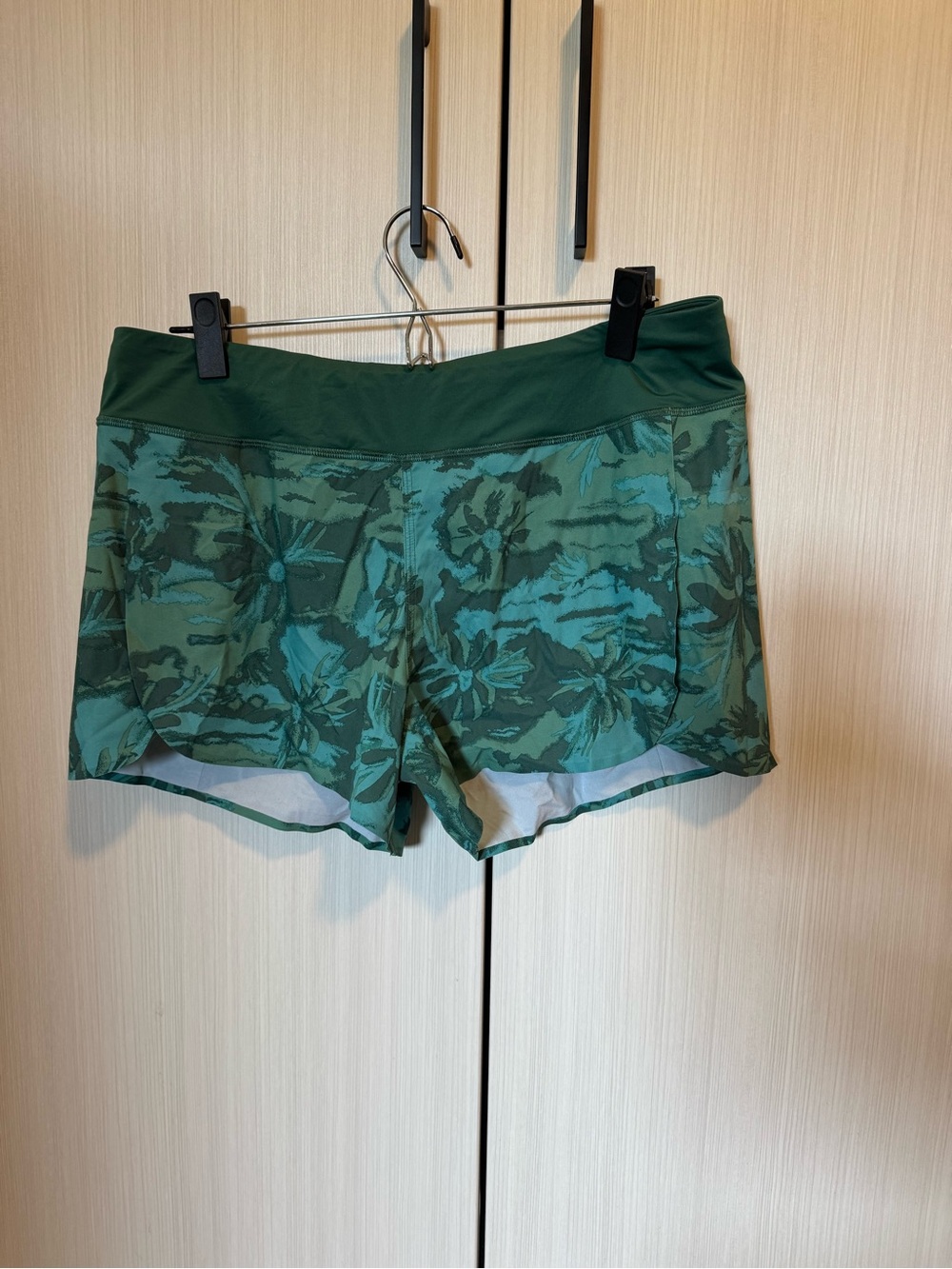 Patagonia Green Floral Print Women's Athletic Shorts
